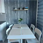 木屋 Soepoe Moekki Himoksella Palveluiden Vieressae *